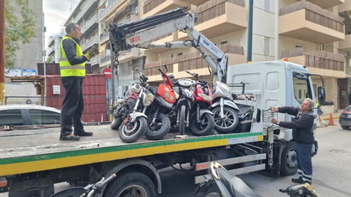 Δ. Αθηναίων: Μαζεύει 1.000 παρατημένα δίκυκλα έως το τέλος του 2025